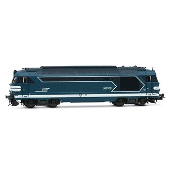 Locomotive diesel BB 567556, livrée bleue avec logo « Casquette », ép. V, SNCF