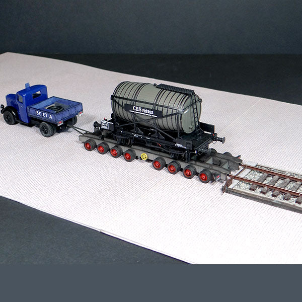 Terminal FERDOM + remorque porte-wagon Arbel + plateau tracteur