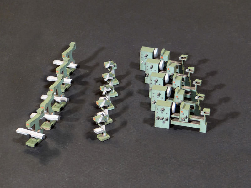 15 machines outils (5 tours, 5 fraiseuses, 5 perceuses à colonne)