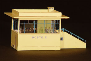 Poste d'aiguillage béton SNCF
