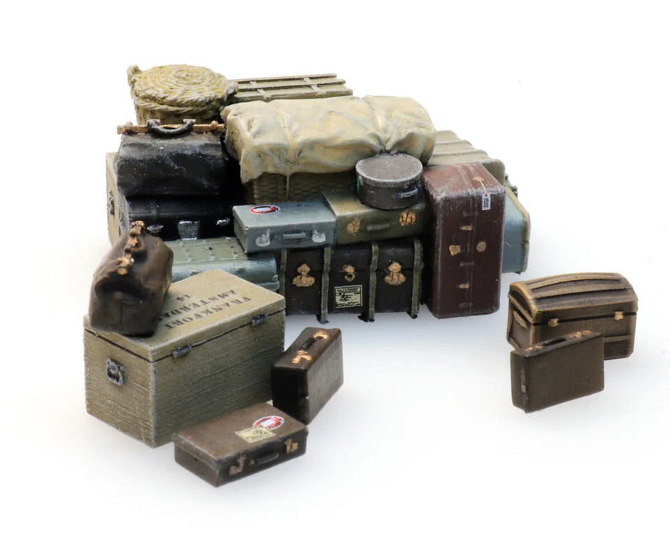 Set de malles de cabine et valises anciennes