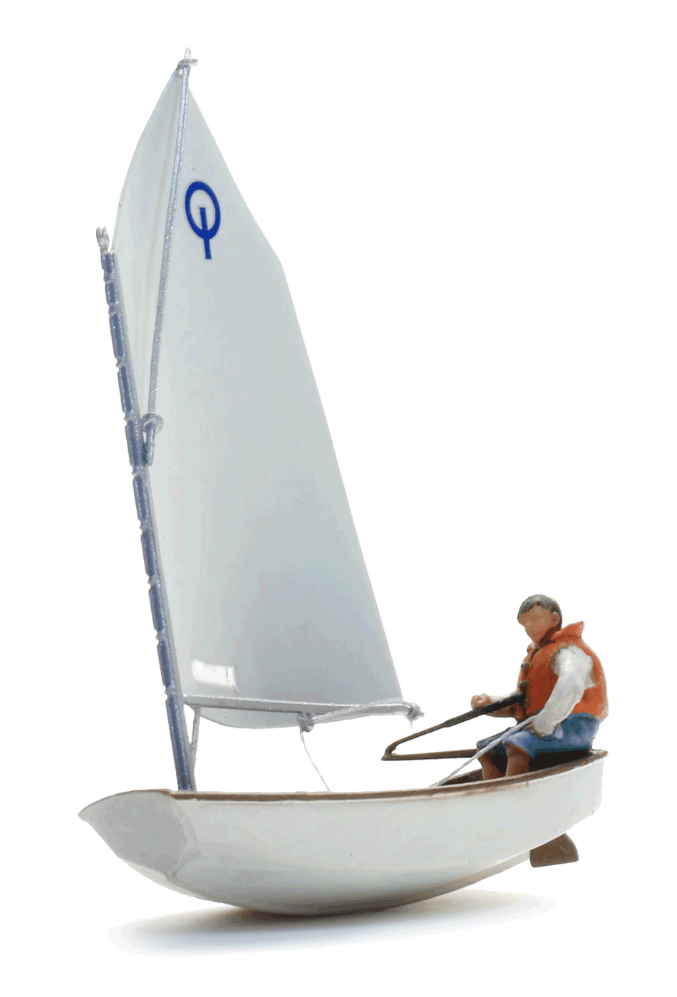 Voilier Optimist et barreur