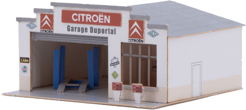 Petit garage français avec plusieurs enseignes possibles incluses