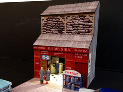 Mini-façade de charbonnier avec ses figurines couple de  charbonniers