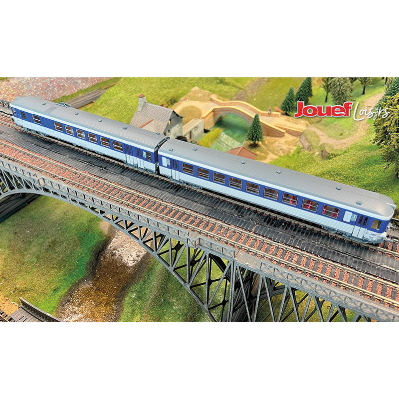 Autorail diesel EAD XBD 4717 + XRABx 8714, livrée argent/bleue avec logo « Casquette », ép. IV-V SNCF