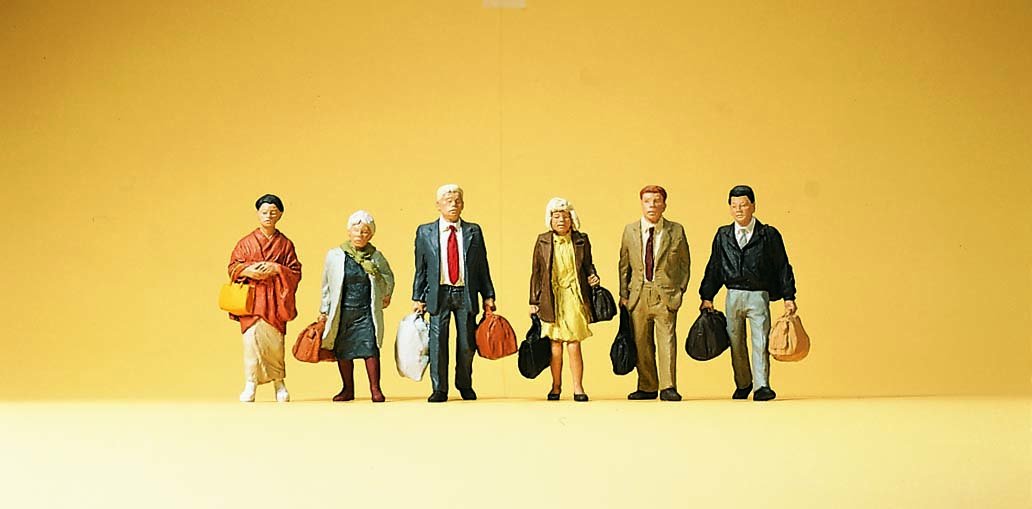 6 figurines de voyageurs en marche avec bagages - H0 - Preiser