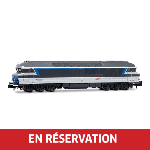 Locomotive diesel CC 72006, livrée « Multiservice » avec logo rouge SNCF sur une face frontale, ép. V, SNCF