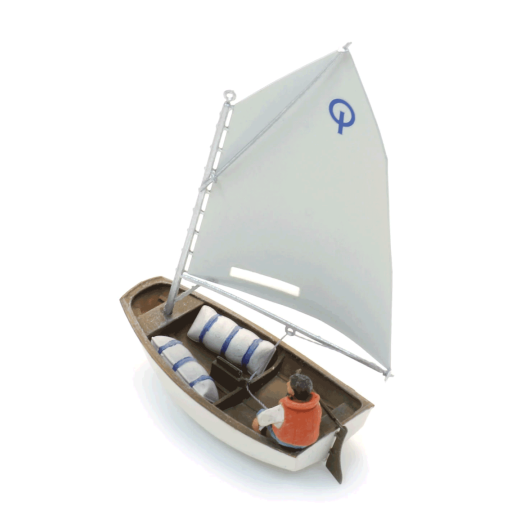 Voilier Optimist et barreur-2