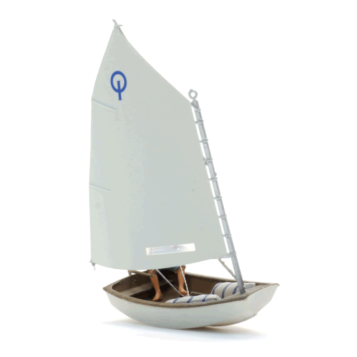 Voilier Optimist et barreur-3