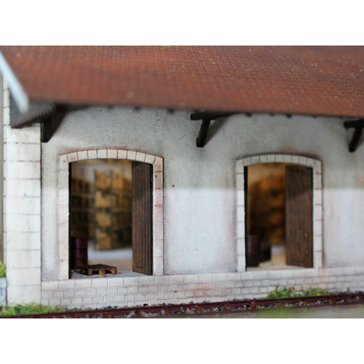 Diorama à construire : demi-halle à marchandises-7