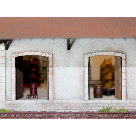 Diorama à construire : demi-halle à marchandises-8