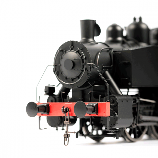 Locomotive à vapeur 030 TU noire,  ép. III, SNCF, éch 0-6