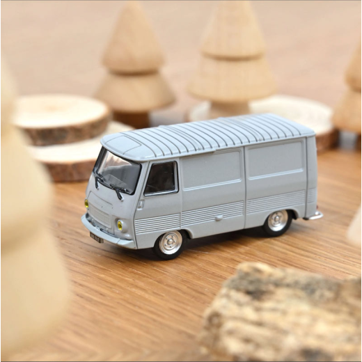 Véhicule Peugeot J7 - 1965 - Gris