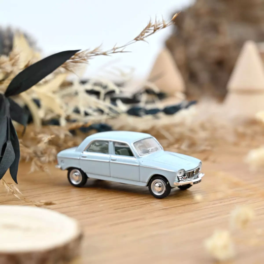 Véhicule Peugeot 204 - 1967 - Bleu Ciel