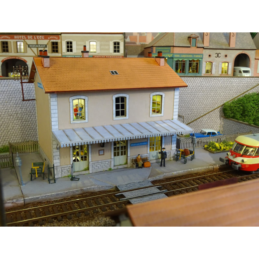 Bâtiment Voyageur PLM 3 portes + WC