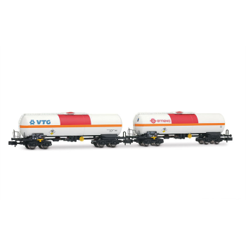 Wagon-citerne De Chlore Ferroviaire Image stock - Image du crépuscule