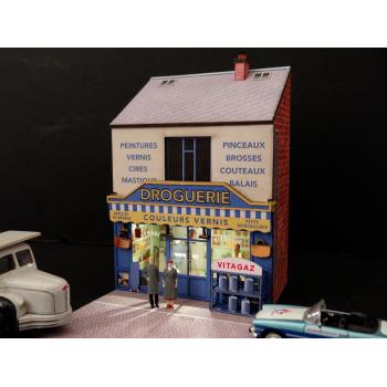 Mini-façade droguerie avec ses figurines couple de droguistes