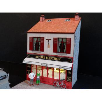 Mini-façade de commerce de café-restaurant avec ses figurines couple de restaurateurs