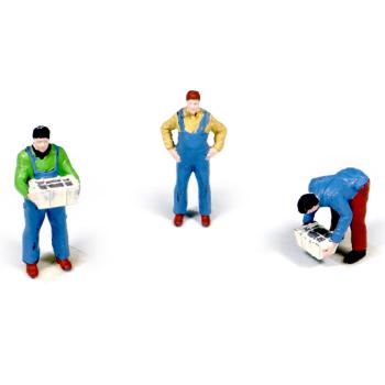 3 manutentionnaires chargeant / déchargeant des bourriches d’huîtres