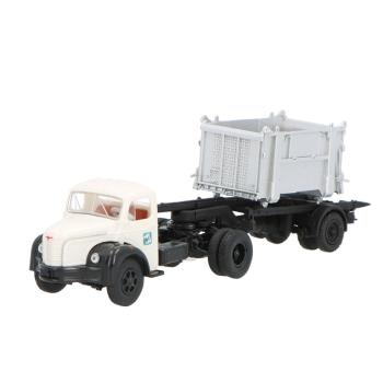 Véhicule semi-remorque tracteur Berliet TLR 8 a, SNCF, avec container