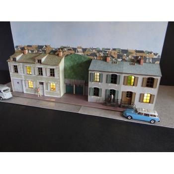 Fond de décor en relief 3 maisons + 2 garages