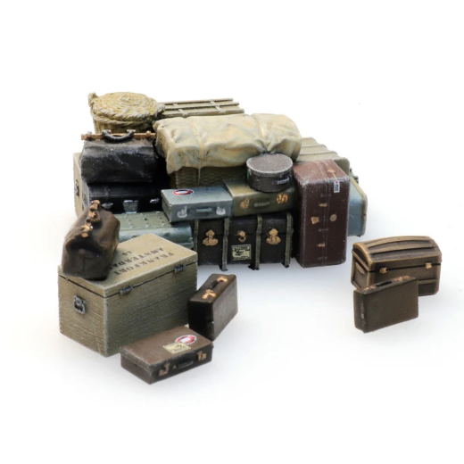 Set de malles de cabine et valises anciennes-1