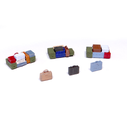 3 différents tas de bagages + 3 bagages isolés