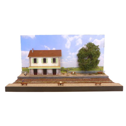 Diorama demi-gare PLM avec deux voies-1