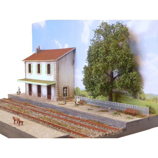 Diorama demi-gare PLM avec deux voies-3