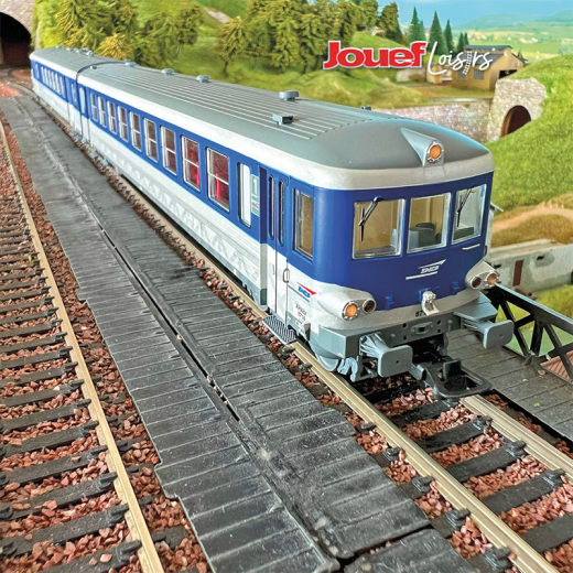 Autorail diesel EAD XBD 4717 + XRABx 8714, livrée argent/bleue avec logo « Casquette », ép. IV-V SNCF-2