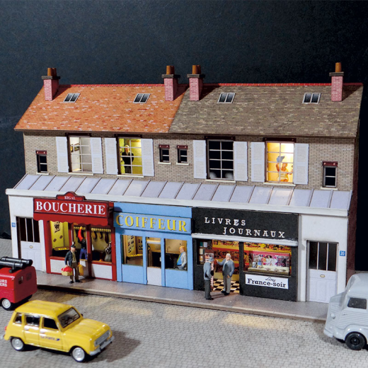 Façades avec vitrines Boucherie + Coiffeur + Journaux