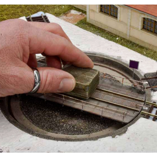 Gomme spéciale pour le nettoyage des voies-1