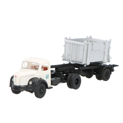 Véhicule semi-remorque tracteur Berliet TLR 8 a, SNCF, avec container
