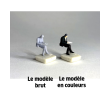 Homme assis lisant le journal - Personnage à peindre-1