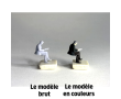 Homme assis lisant le journal - Personnage à peindre-2