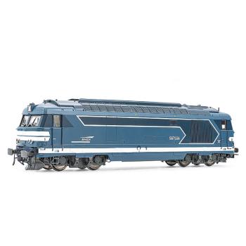 Locomotive diesel BB 567556, livrée bleue avec logo « Casquette », ép. V, SNCF