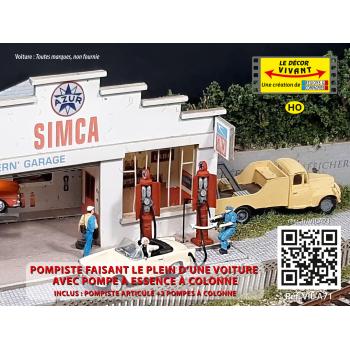 Pompiste faisant le plein d’une voiture